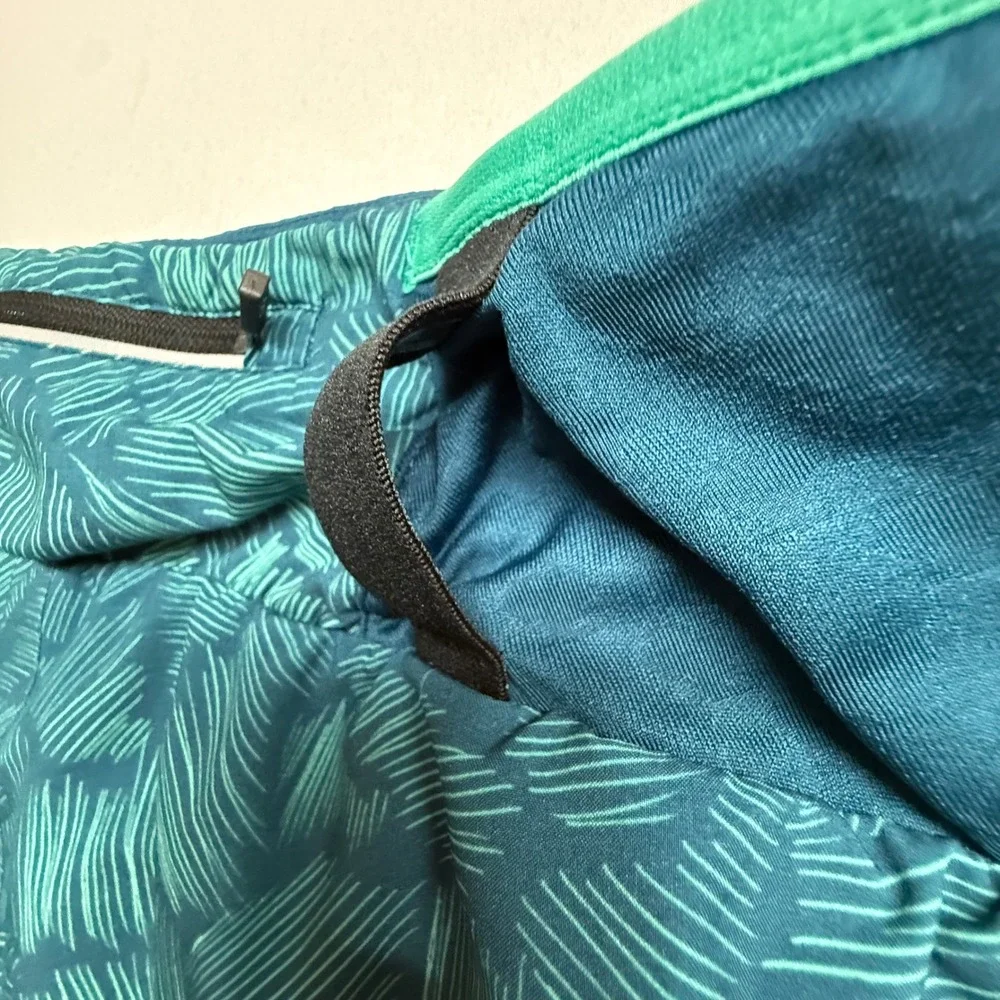 Rabbit RW244 Womens XL Running Shorts Tropical Print Lined Zip Pocket Teal